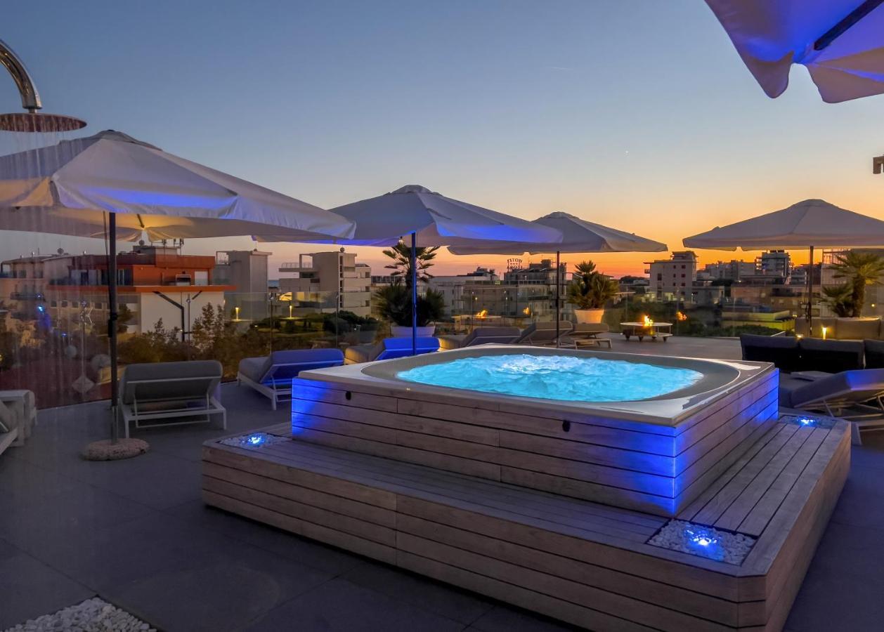 Monaco Suites Hotel ลินญาโน ซับเบียโดโร ภายนอก รูปภาพ