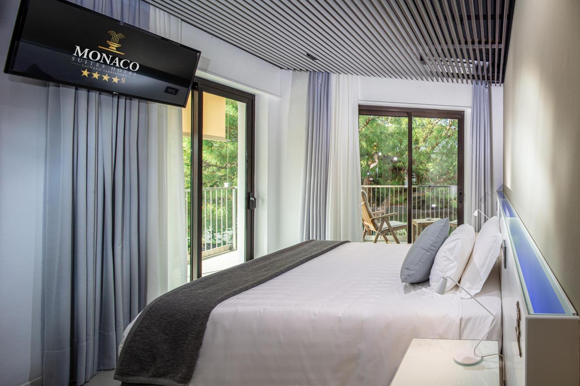 Monaco Suites Hotel ลินญาโน ซับเบียโดโร ห้อง รูปภาพ