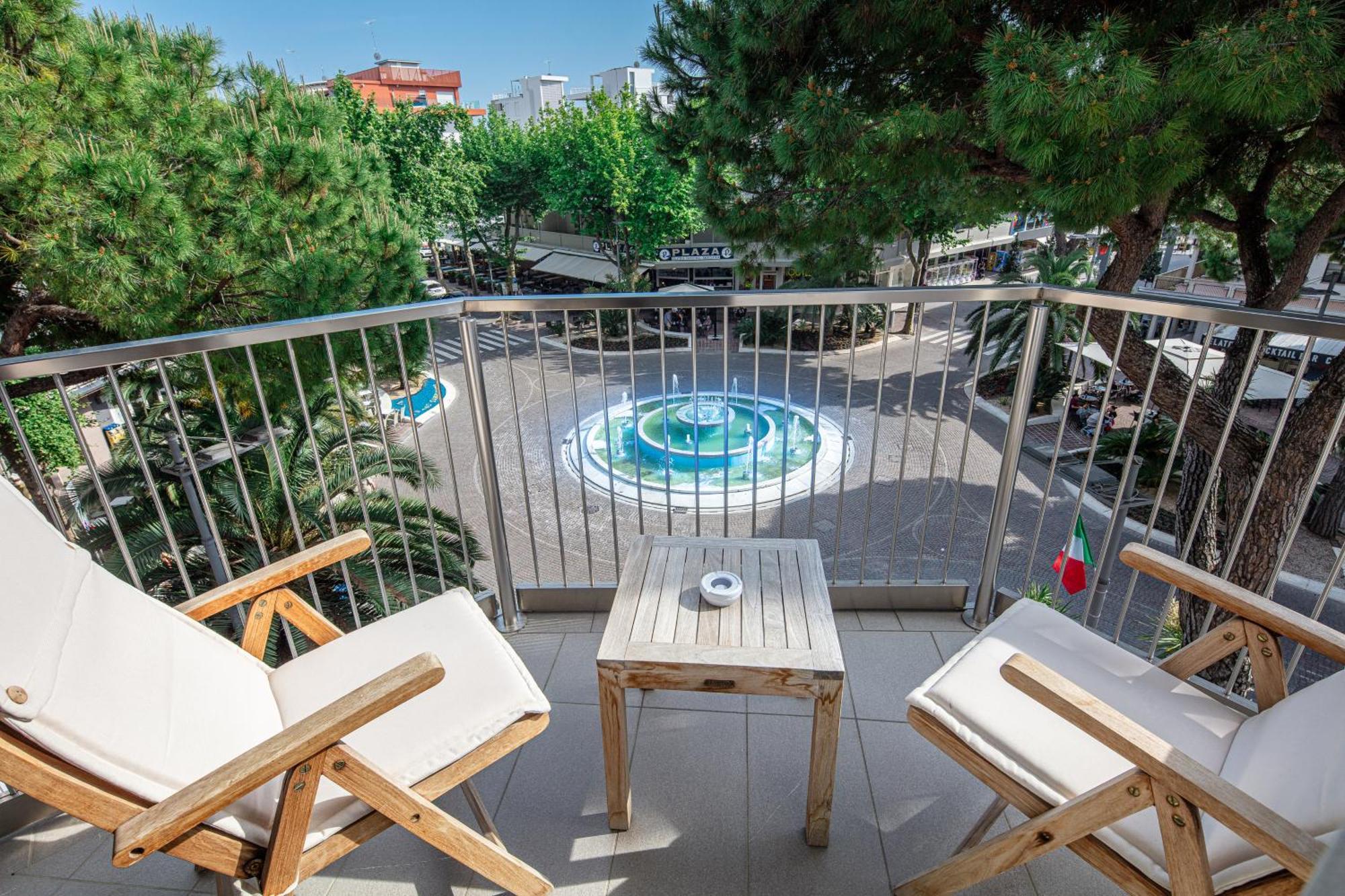 Monaco Suites Hotel ลินญาโน ซับเบียโดโร ห้อง รูปภาพ